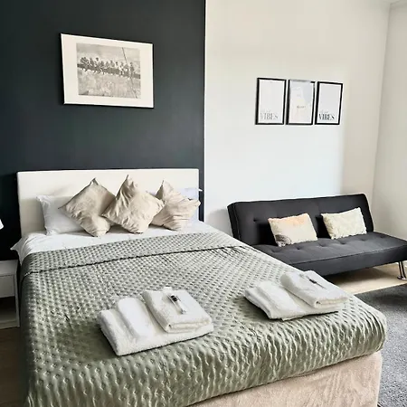 Self Check-in Haus - 15min Zum Hbf Und Messe アパート *