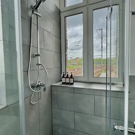 Self Check-in Haus - 15min Zum Hbf Und Messe *